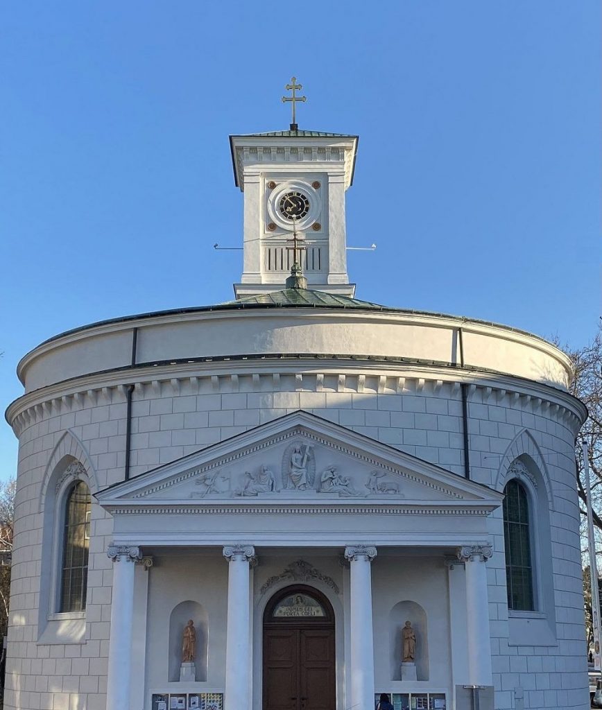 Kirche, Aussenansicht, zugeschnitten. © Oliver Meidl