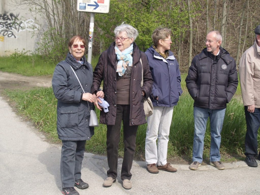 Pfarrmitglieder bei der 3 Pfarren Wanderung. © Pfarre Neustift