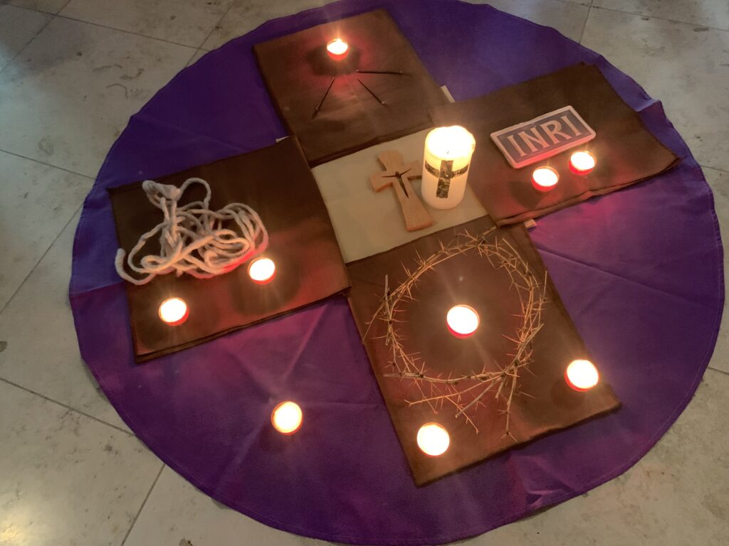 Bussgottesdienst 2025 mit den Waffen Christi (c) Nina Chalupsky